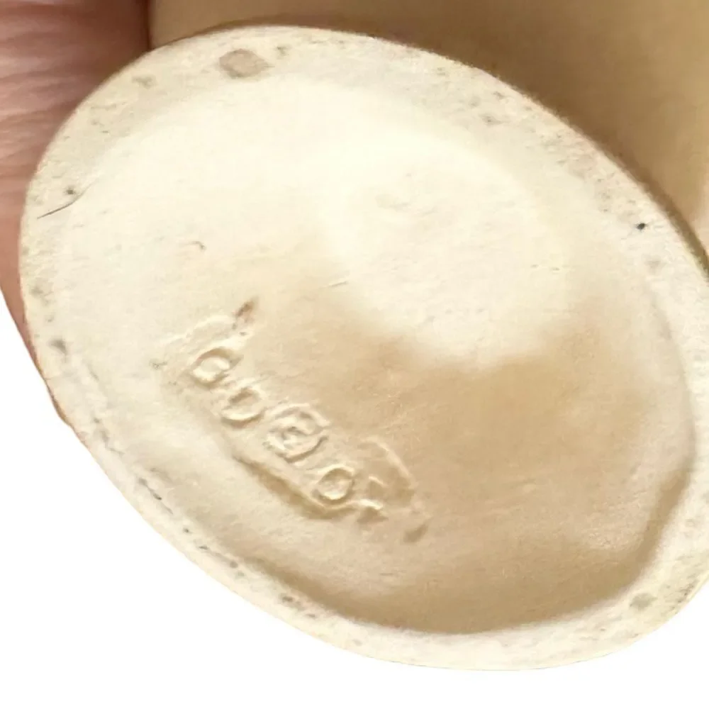 N/A vintage cream